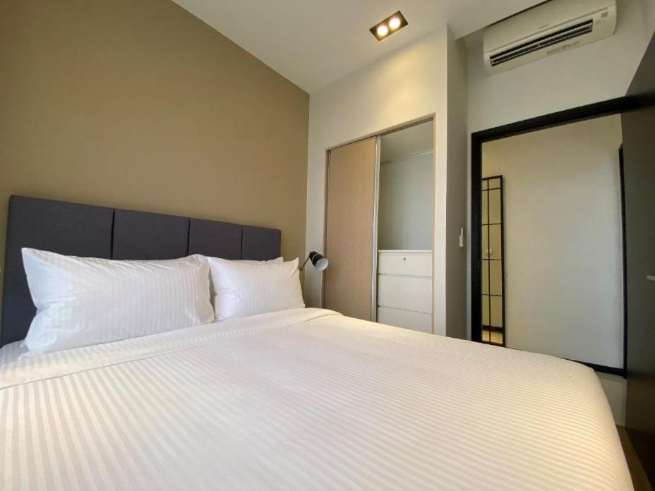 Momentus Serviced Residences Novena Сингапур Экстерьер фото