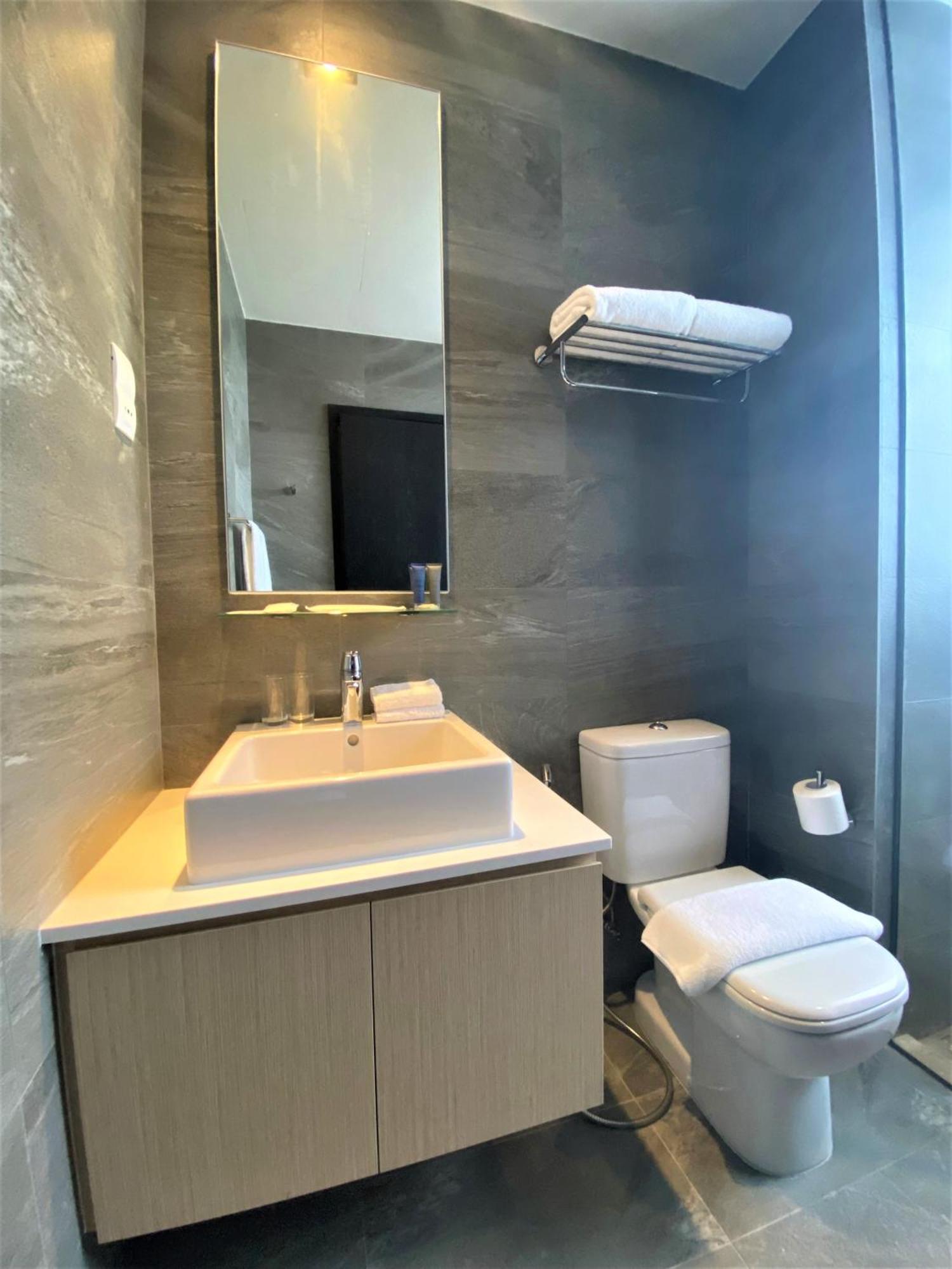Momentus Serviced Residences Novena Сингапур Экстерьер фото
