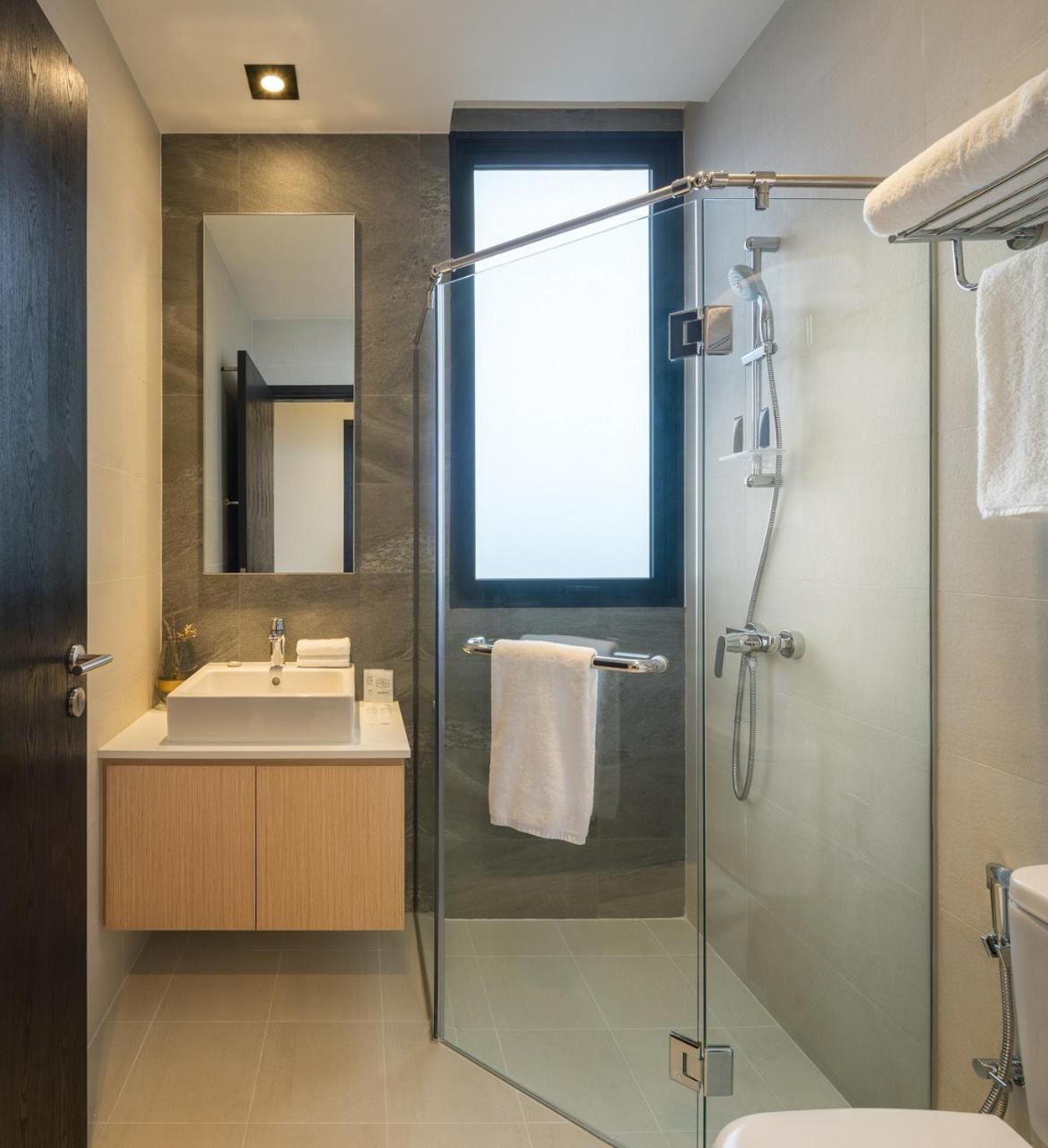 Momentus Serviced Residences Novena Сингапур Экстерьер фото